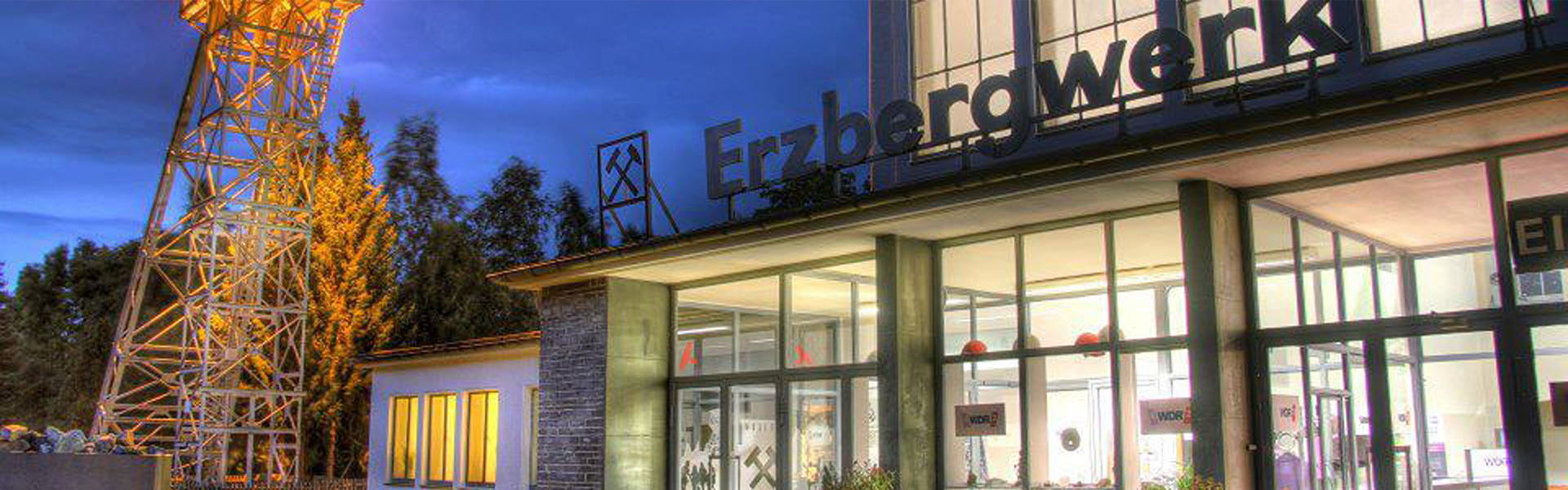 Eingang Sbb Abend 1920x600