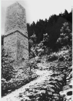 Kamin der ehemaligen Blei- und Metallhütte mit Rauchgaskanal